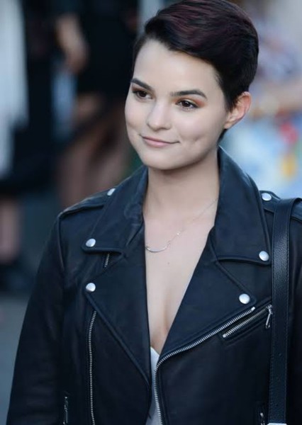 Brianna Hildebrand photo