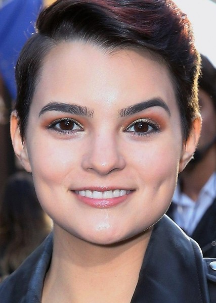 Brianna Hildebrand photo