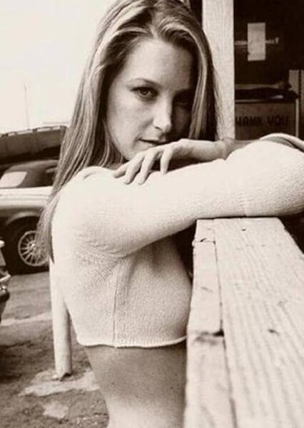 Bridget Fonda photo