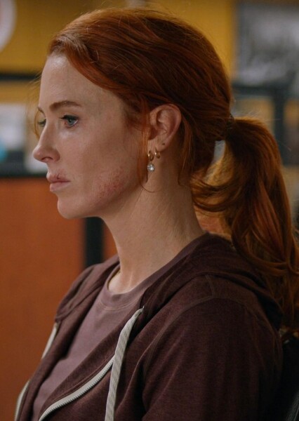 Bridget Regan photo