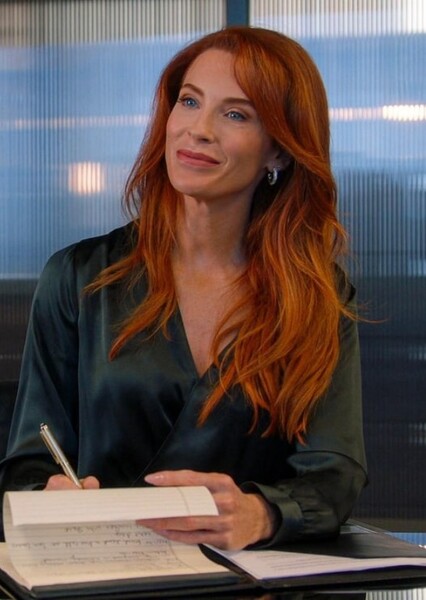 Bridget Regan photo