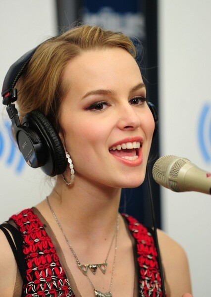 Bridgit Mendler