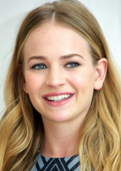Britt Robertson photo