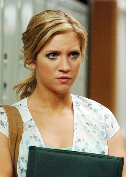 Brittany Snow photo