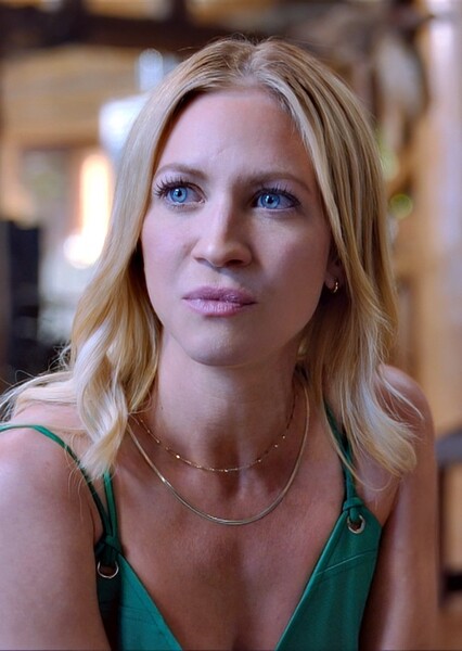 Brittany Snow photo