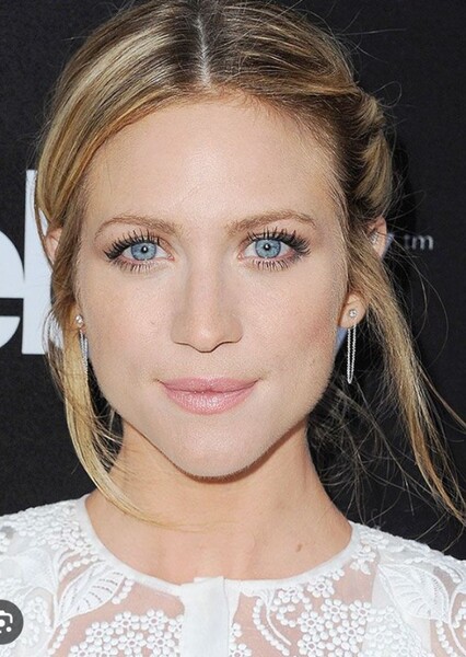 Brittany Snow photo