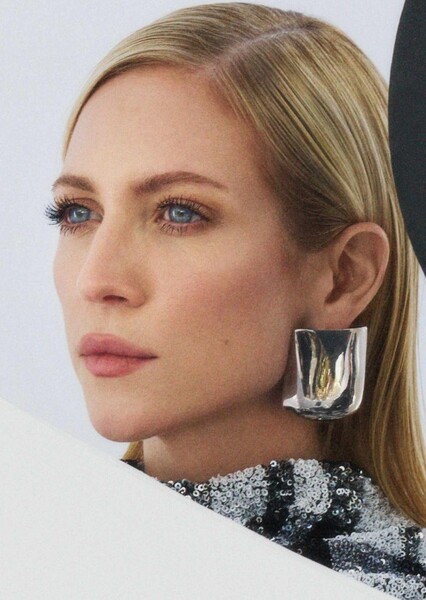 Brittany Snow photo
