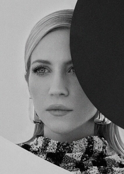 Brittany Snow photo