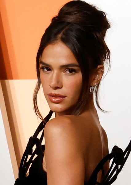 Bruna Marquezine photo