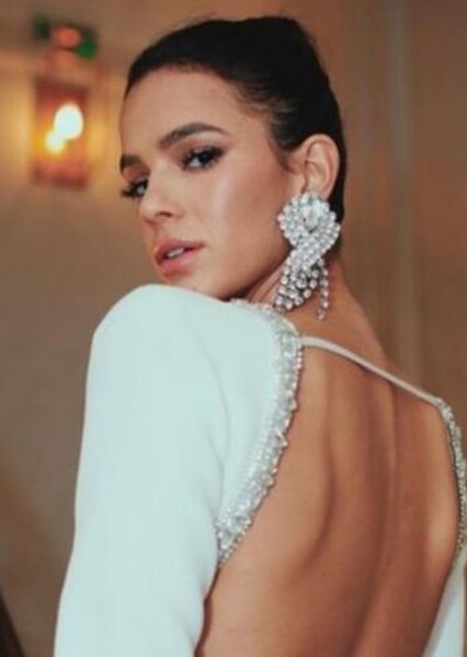 Bruna Marquezine photo
