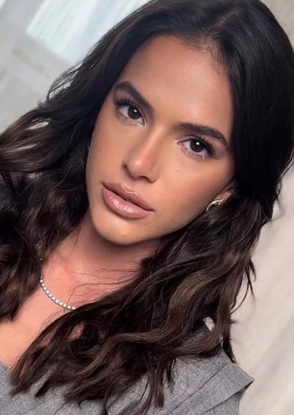Bruna Marquezine photo