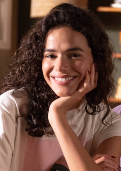 Bruna Marquezine photo