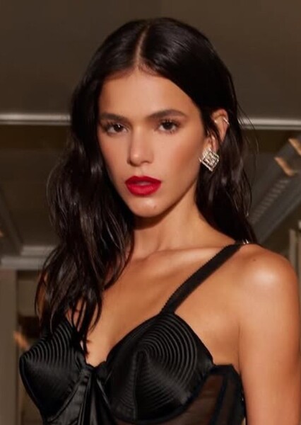 Bruna Marquezine photo