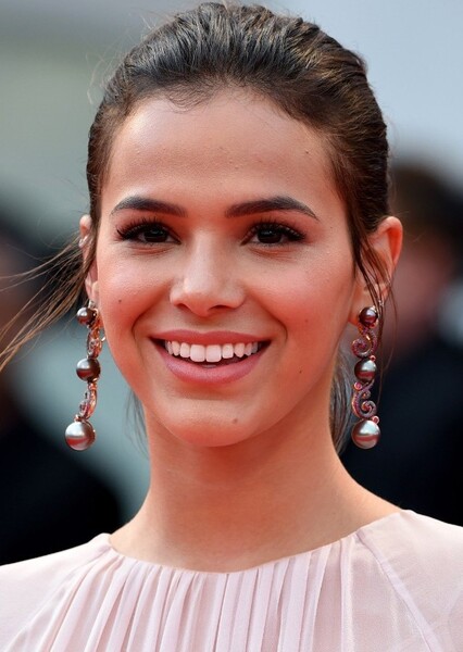 Bruna Marquezine photo