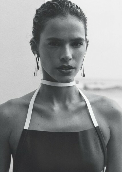 Bruna Marquezine photo