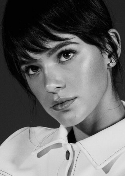 Bruna Marquezine photo