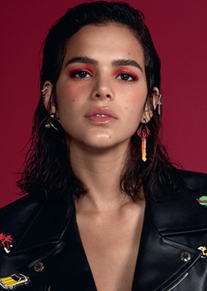 Bruna Marquezine photo