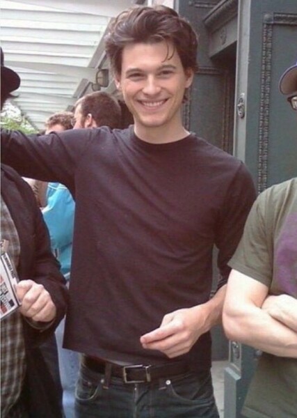 Bryan Dechart photo