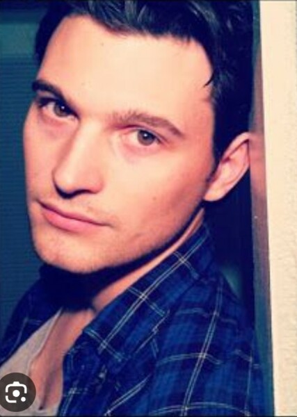 Bryan Dechart photo