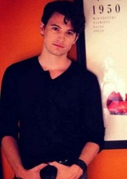 Bryan Dechart photo