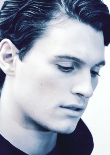 Bryan Dechart photo