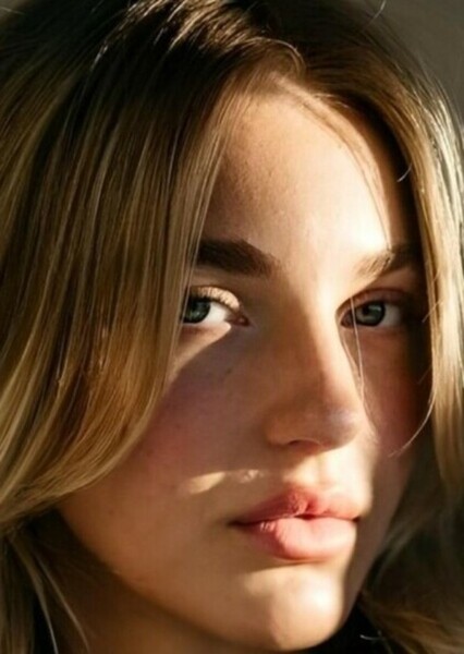 Brynn Rumfallo photo