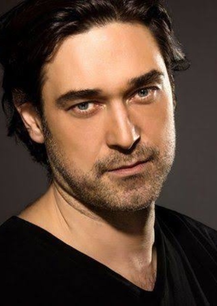 Burak Hakkı photo