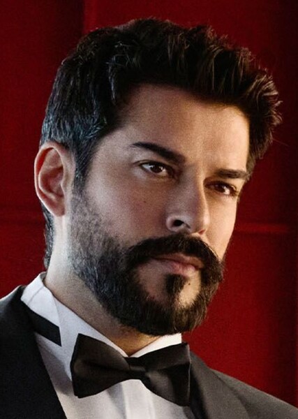Burak Özçivit photo