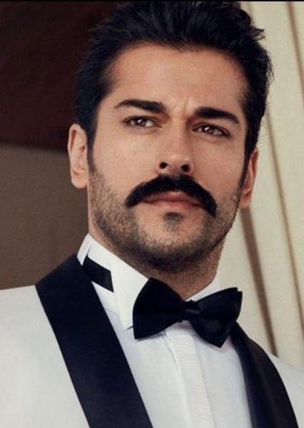 Burak Özçivit photo