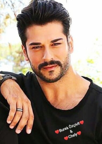 Burak Özçivit photo