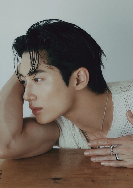 Byeon Woo-seok photo