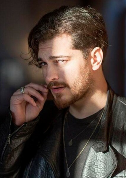 Çağatay Ulusoy photo