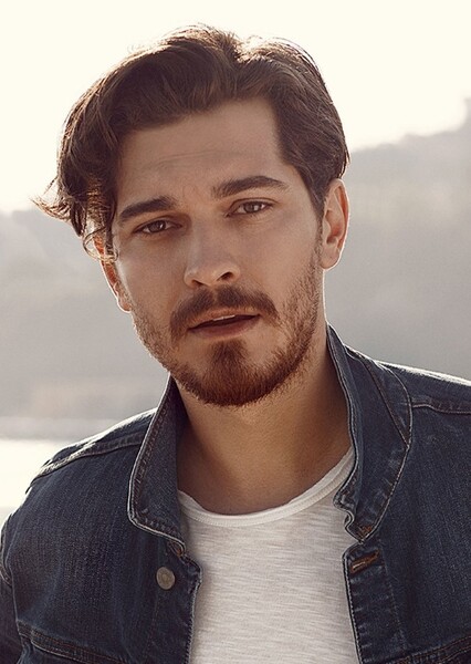 Çağatay Ulusoy photo