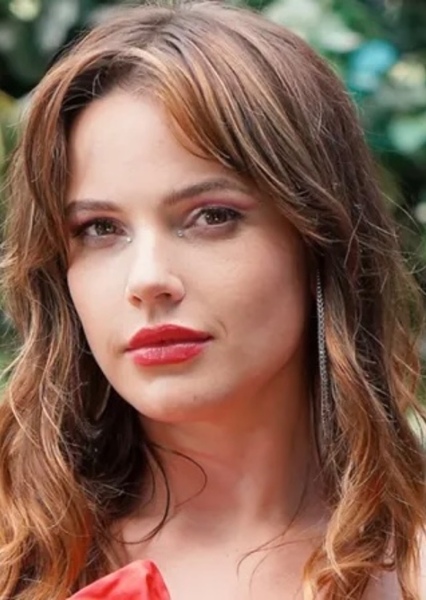 cait fairbanks photo