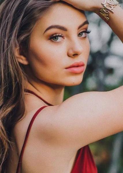 Caitlin Carmichael photo