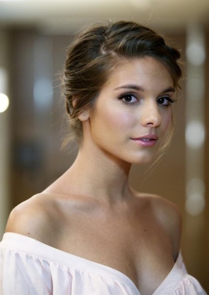 Caitlin Stasey photo