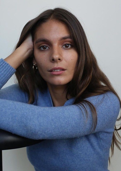 Caitlin Stasey photo