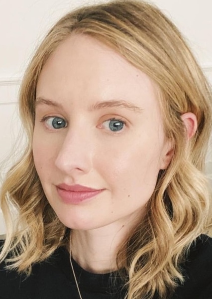 Caitlin Thompson photo