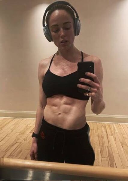 Caity Lotz photo
