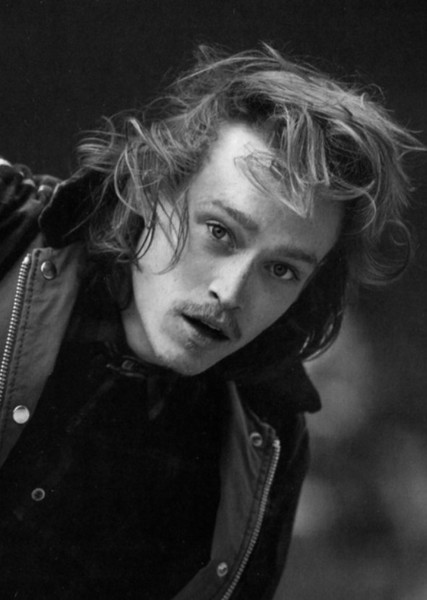 Caleb Landry Jones photo