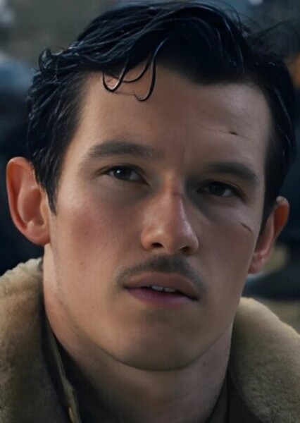Callum Turner photo