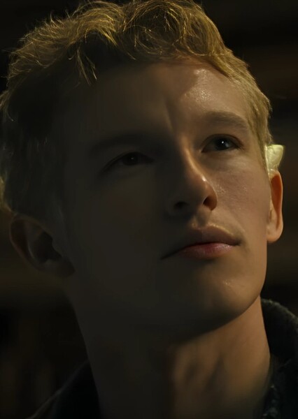Callum Turner photo