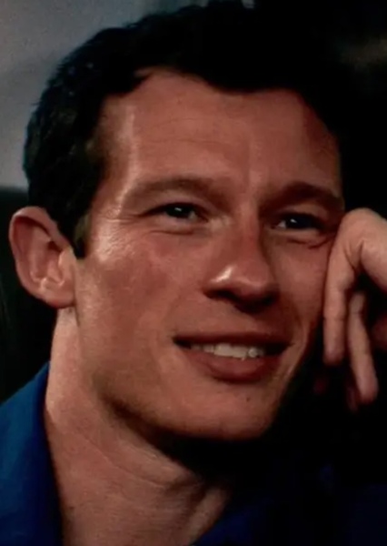 Callum Turner photo