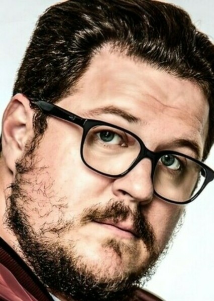 Cameron Britton photo
