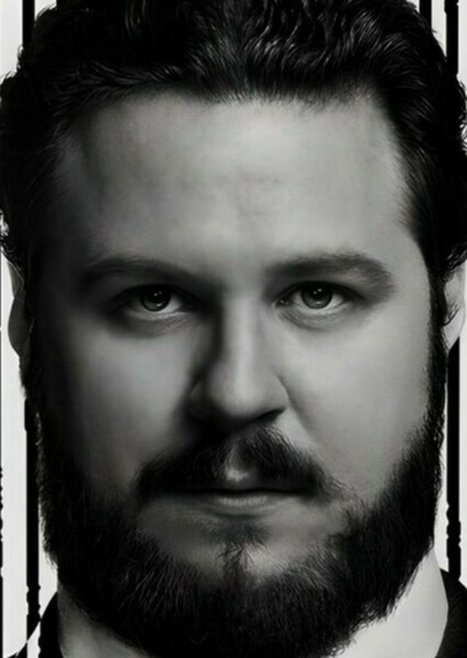 Cameron Britton photo