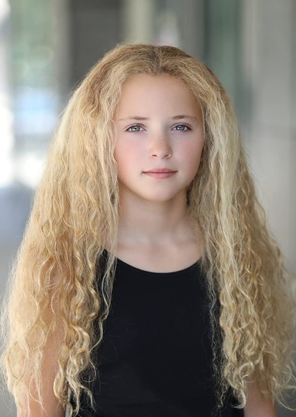 Cameron Seely photo