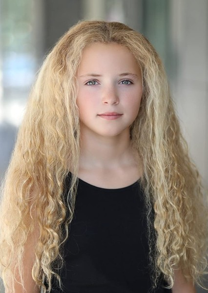 Cameron Seely photo