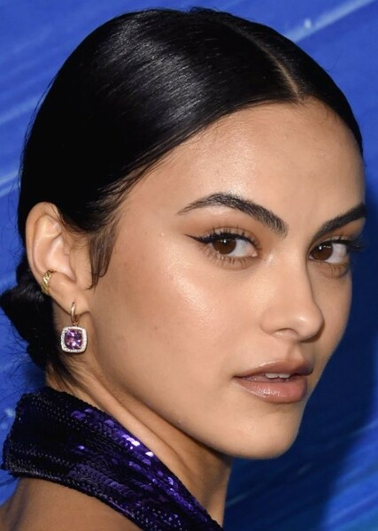 Camila Mendes photo