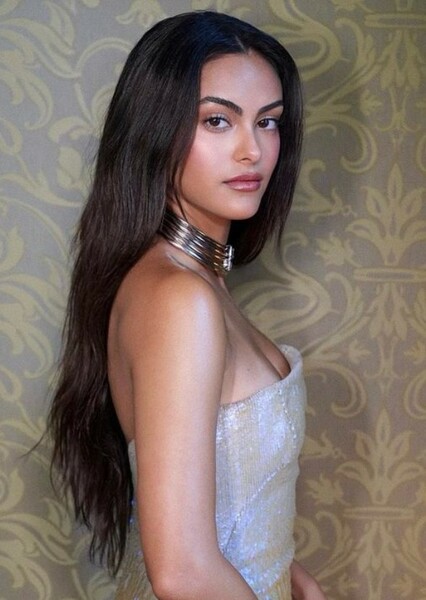 Camila Mendes photo