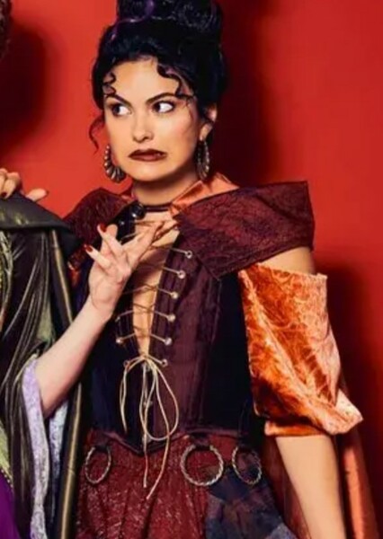 Camila Mendes photo